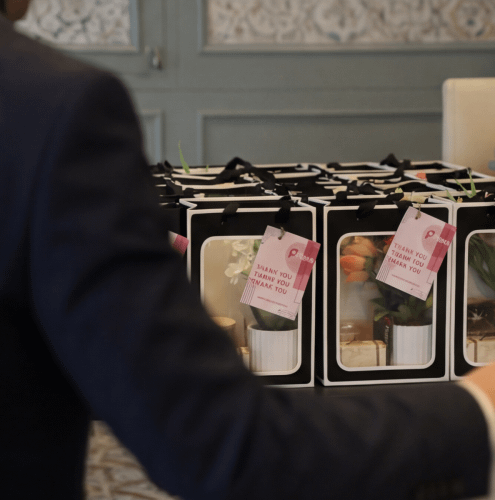 events and conferences set-up and giveaway gifts 